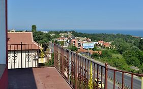 Хотел Елинис