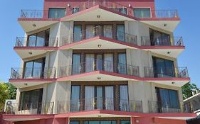 Хотел Елинис